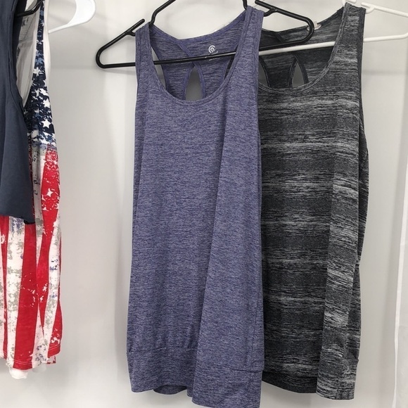 Lot of 4 Tops Size XS (3 Racer Back Tanks, 1 Crop Top) - Picture 4 of 6